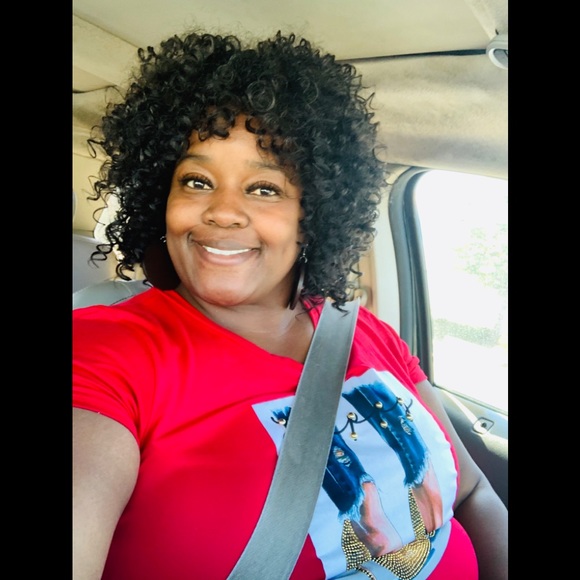 Meet your Posher, Sha’a - Picture 3 of 16